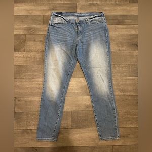 Signature Levi - Size 16 (W33 L33)